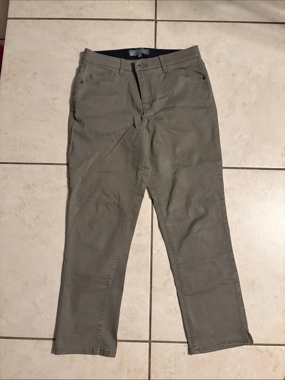 Wit & Wisdom women’s Olive-Green Chino Pants